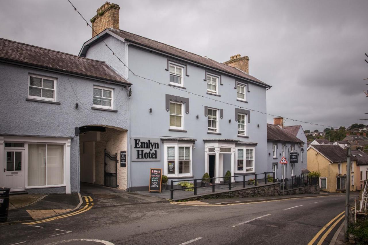 Gwesty'R Emlyn Hotel Newcastle Emlyn Bagian luar foto