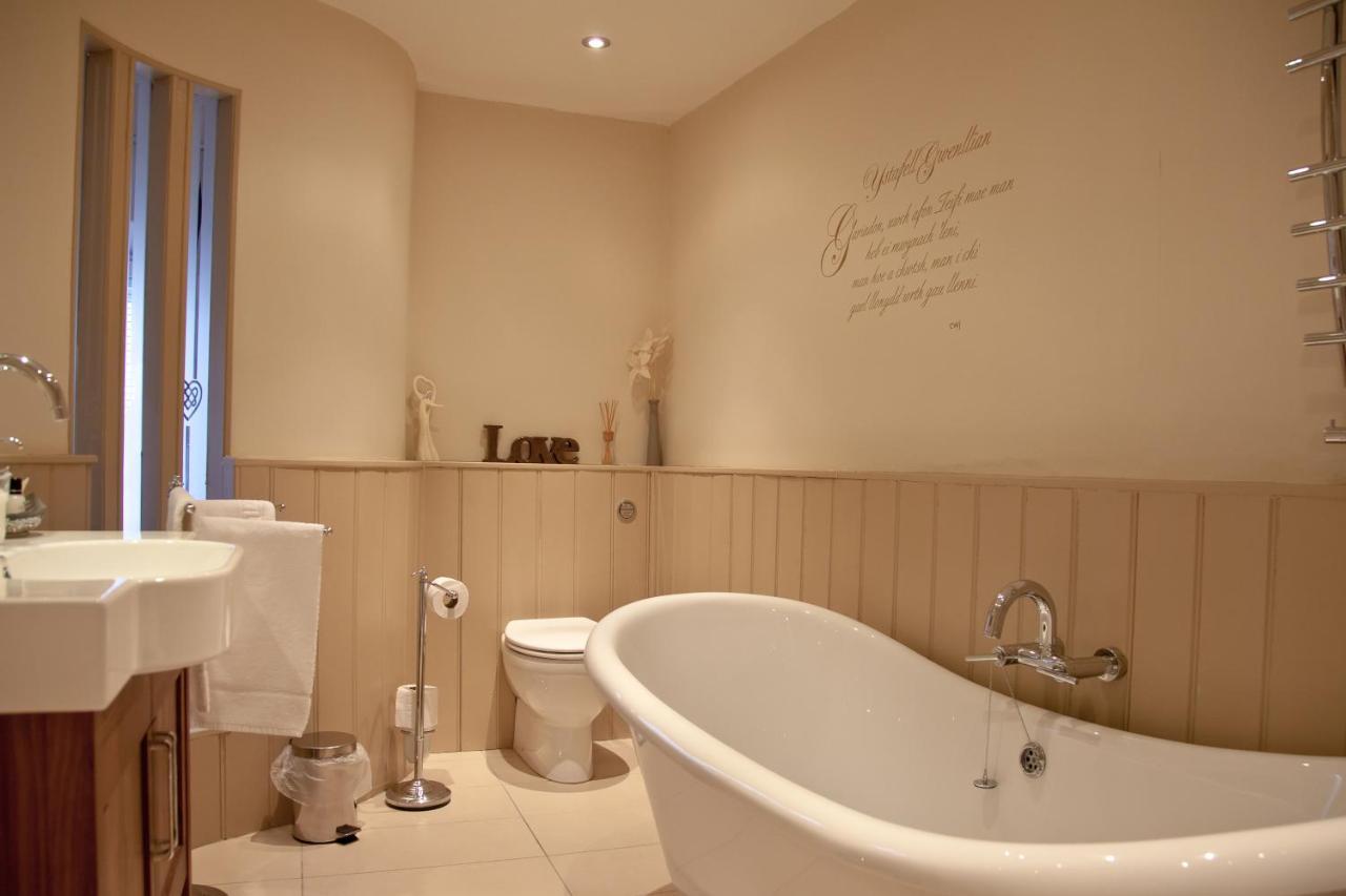 Gwesty'R Emlyn Hotel Newcastle Emlyn Ruang foto