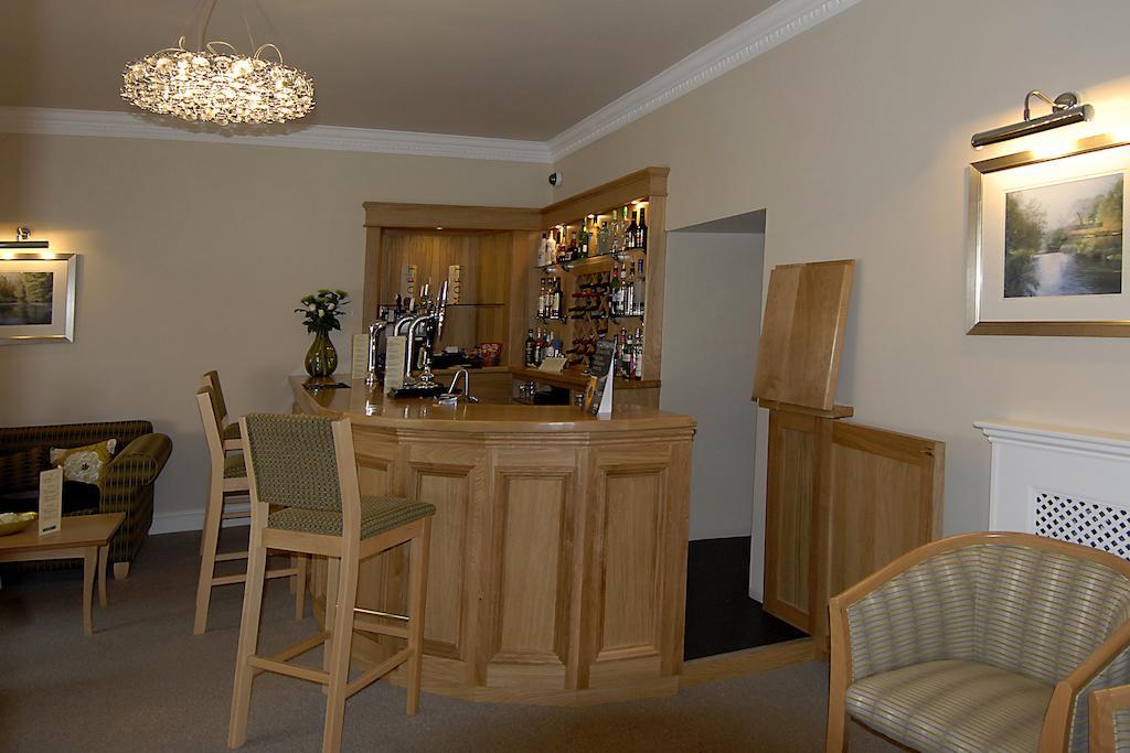 Gwesty'R Emlyn Hotel Newcastle Emlyn Bagian luar foto