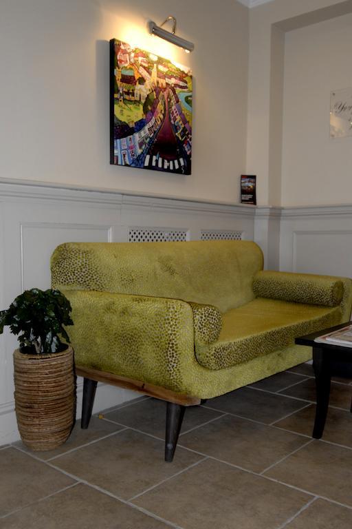 Gwesty'R Emlyn Hotel Newcastle Emlyn Bagian luar foto