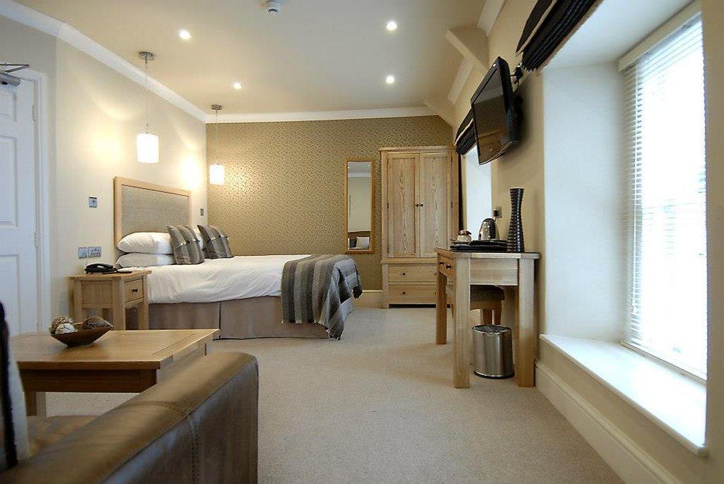 Gwesty'R Emlyn Hotel Newcastle Emlyn Bagian luar foto