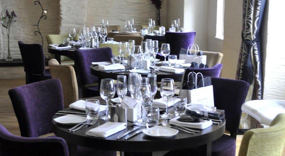 Gwesty'R Emlyn Hotel Newcastle Emlyn Bagian luar foto