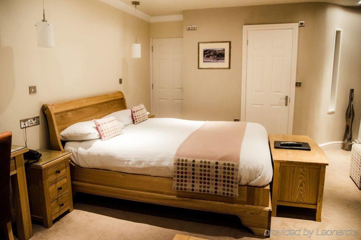 Gwesty'R Emlyn Hotel Newcastle Emlyn Bagian luar foto
