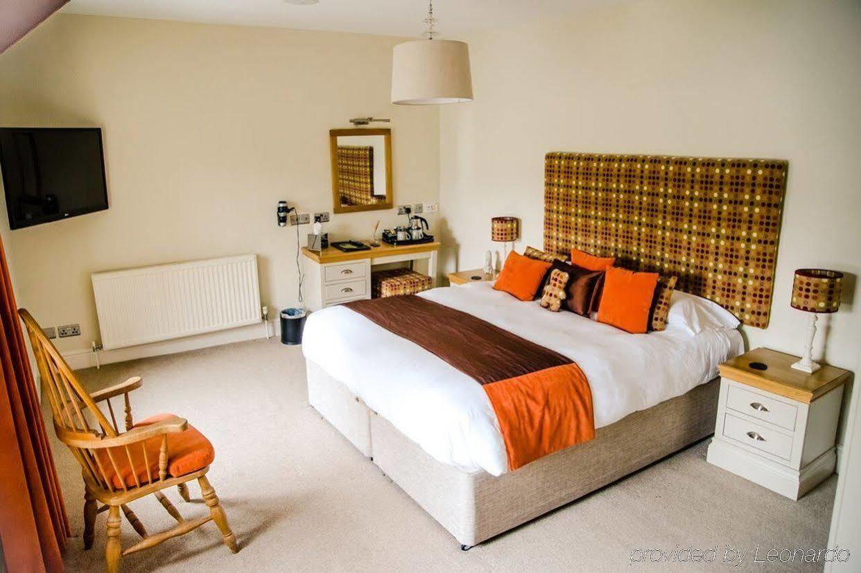 Gwesty'R Emlyn Hotel Newcastle Emlyn Bagian luar foto