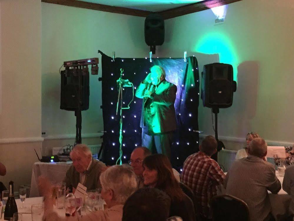 Gwesty'R Emlyn Hotel Newcastle Emlyn Bagian luar foto
