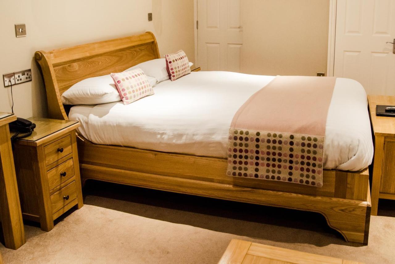 Gwesty'R Emlyn Hotel Newcastle Emlyn Bagian luar foto